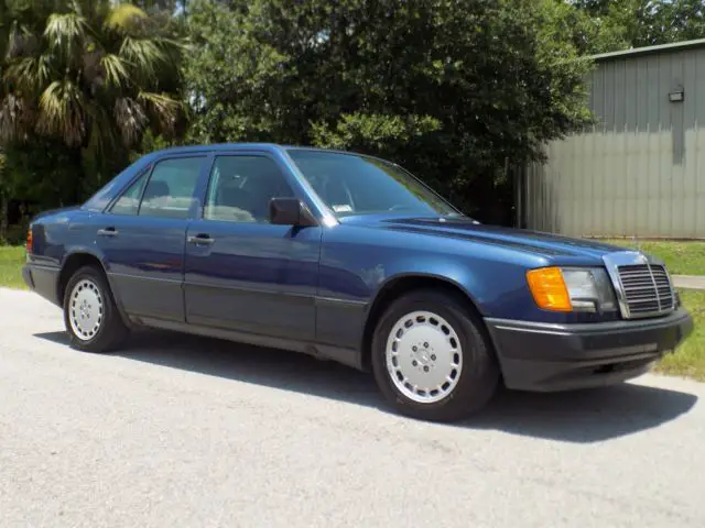 1986 Mercedes-Benz 300-Series 300 e