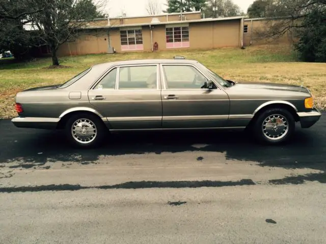 1986 Mercedes-Benz 500-Series