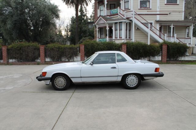 1986 Mercedes-Benz SL-Class 560SL