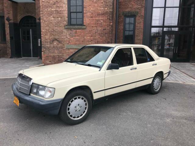 1986 Mercedes-Benz 190-Series Sedan 4 door