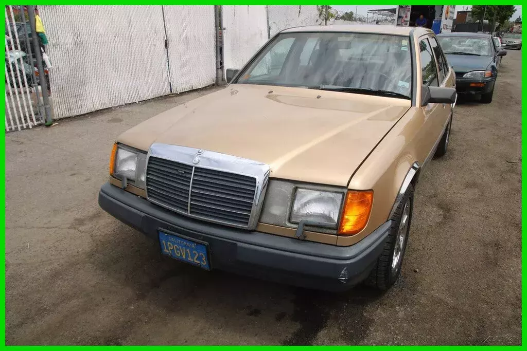 1986 Mercedes-Benz 300-Series 300 E