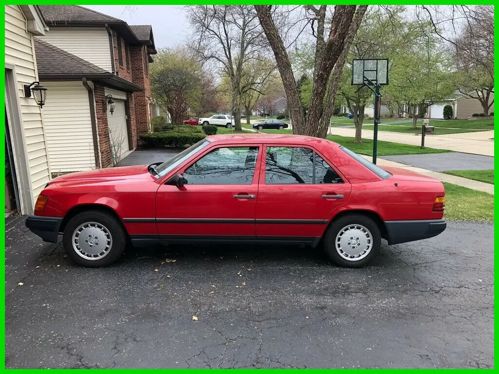 1986 Mercedes-Benz 300-Series 4 Dr