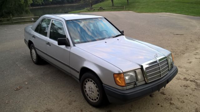 1986 Mercedes-Benz 300E 5 Speed