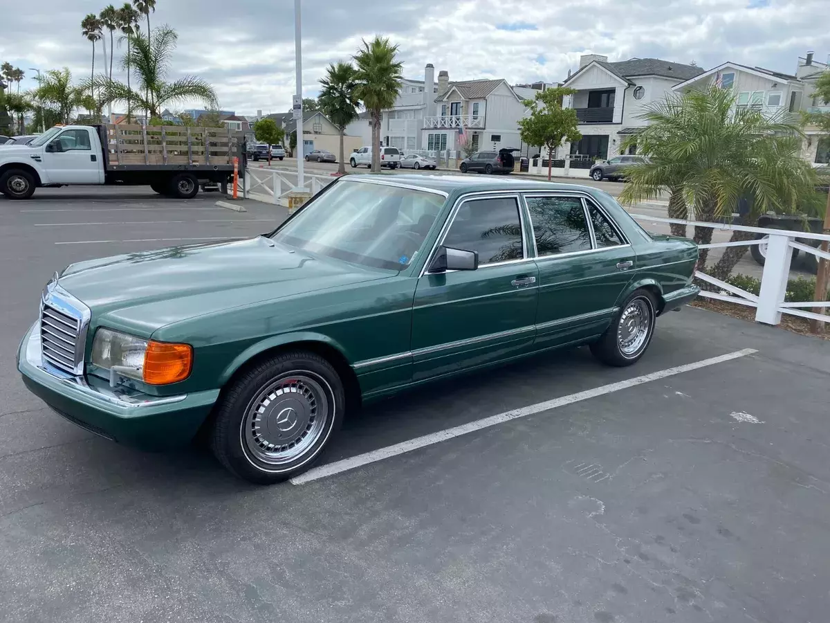 1986 Mercedes-Benz 400-Series 420SEL 4 Door Sedan