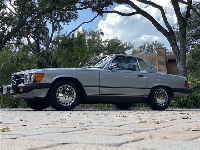 1986 Mercedes-Benz 500-Series --