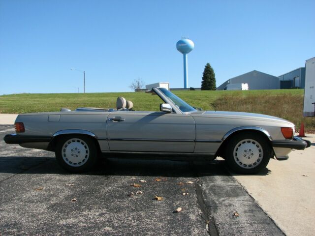 1986 Mercedes-Benz SL-Class CONVERTIBLE