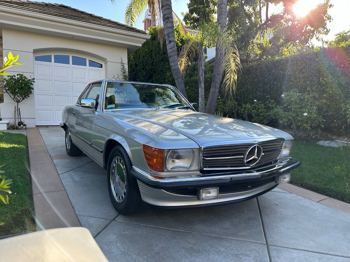 1986 Mercedes-Benz SL-Class 560SL