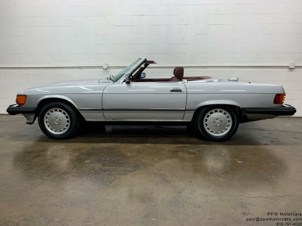 1986 Mercedes-Benz SL-Class 560SL