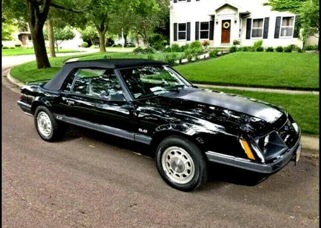 1986 Ford Mustang Convertible