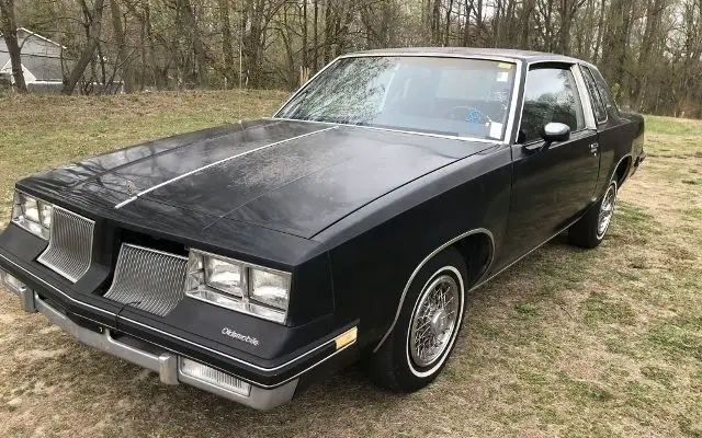 1986 Oldsmobile Cutlass --