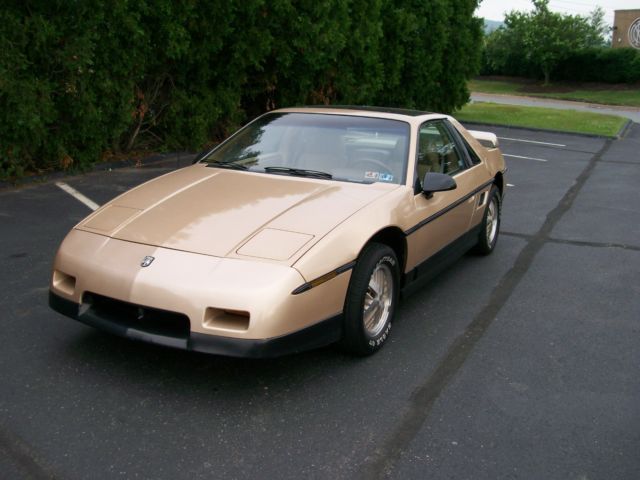 1986 Pontiac Fiero 2M6