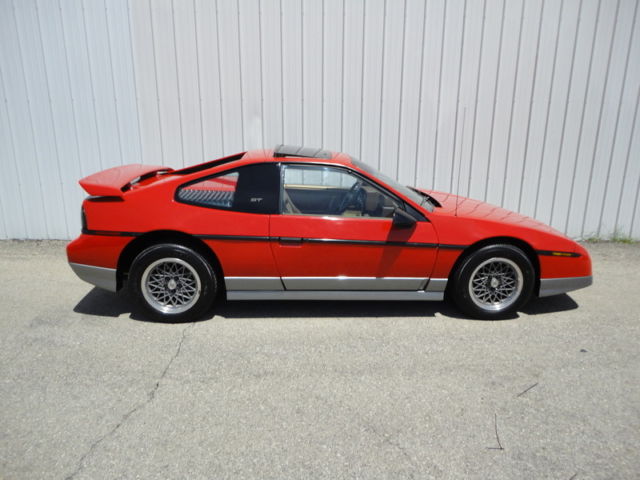 1986 Pontiac Fiero GT Coupe 2-Door