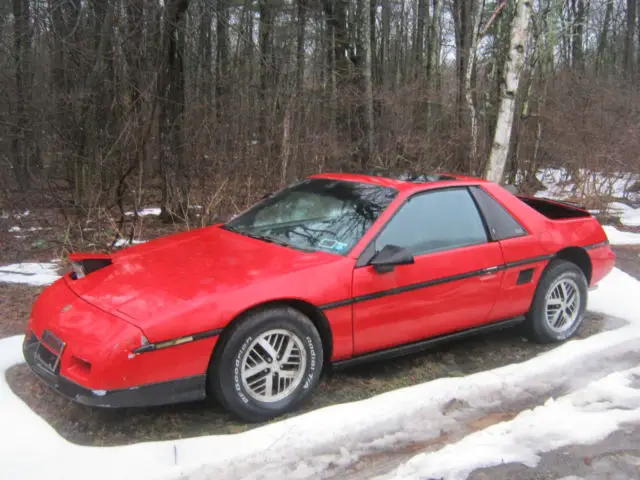 1986 Pontiac Fiero sport coupe