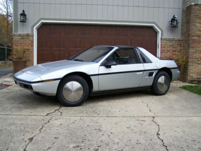 1986 Pontiac Fiero 2M4