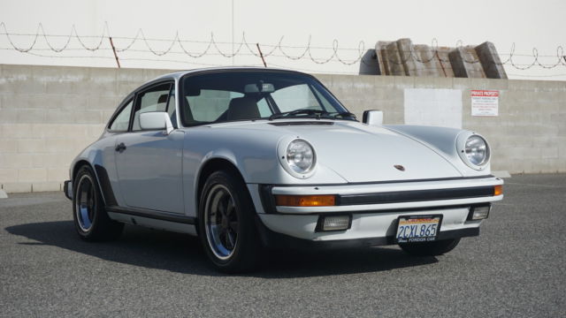 1986 Porsche 911 Carrera Coupe 2-Door