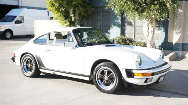 1986 Porsche 911 Carrera Coupe 2-Door