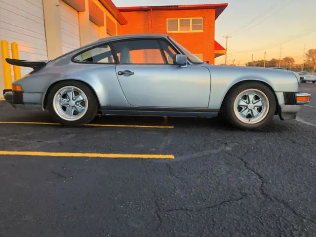 1986 Porsche 911 2 door