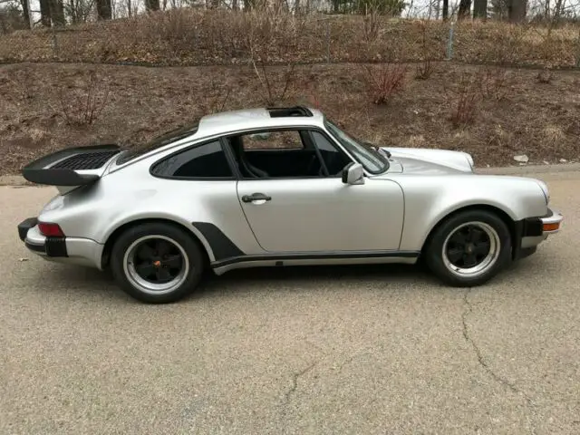 1986 Porsche 930 --