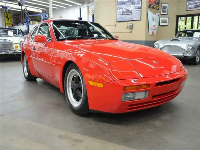 1986 Porsche 944 --