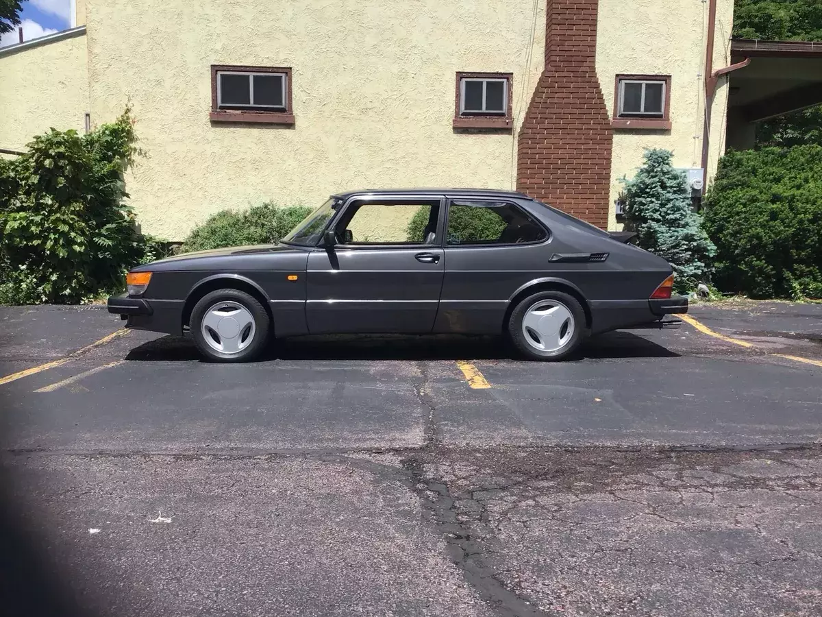 1986 Saab 900 SPG