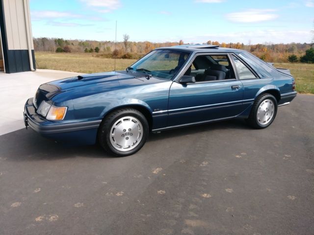 1986 Ford Mustang svo