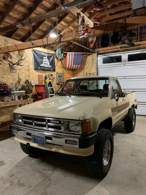 1986 Toyota Hilux standard cab