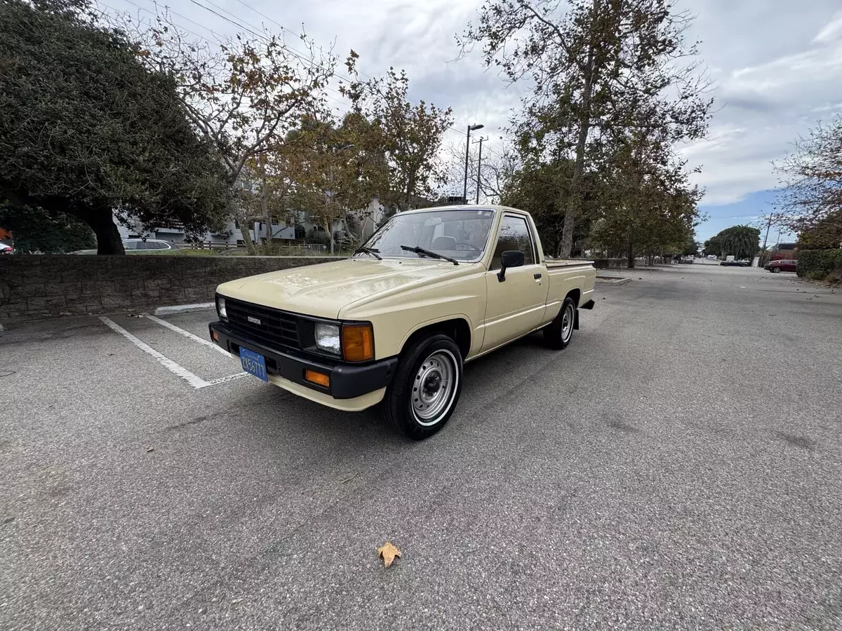 1986 Toyota Pickup 1/2 TON RN50