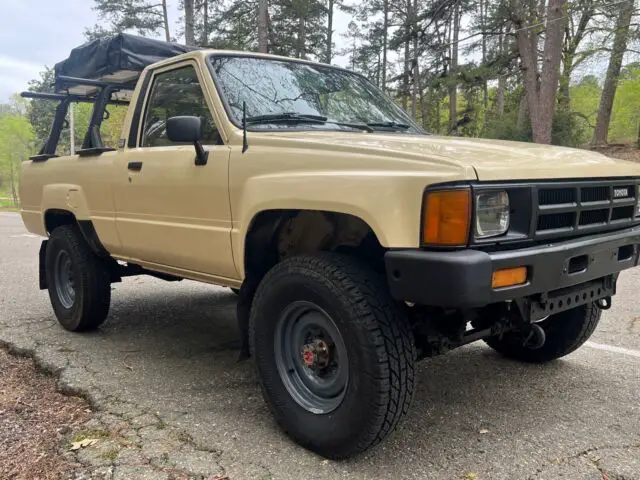 1986 Toyota Pickup DLX TURBO 4X4