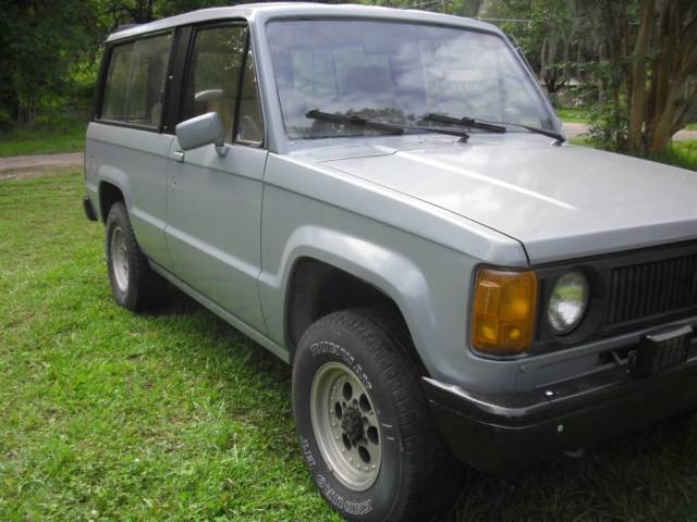 1986 Isuzu Trooper std