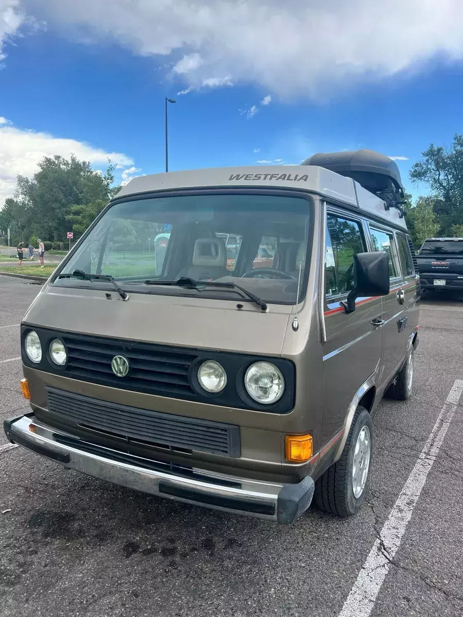 1986 Volkswagen Vanagon pop-top