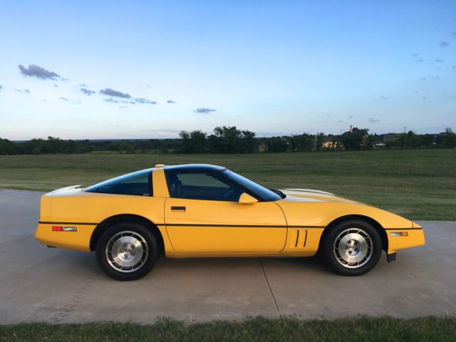 1986 Chevrolet Corvette Base Hatchback 2-Door