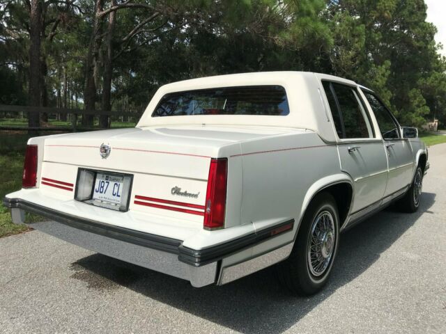 1987 Cadillac Fleetwood D'elegance