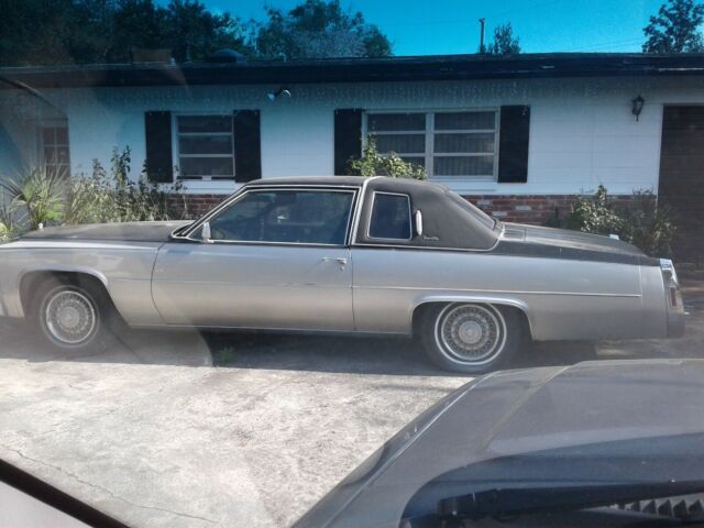 1978 Cadillac DeVille grey/black