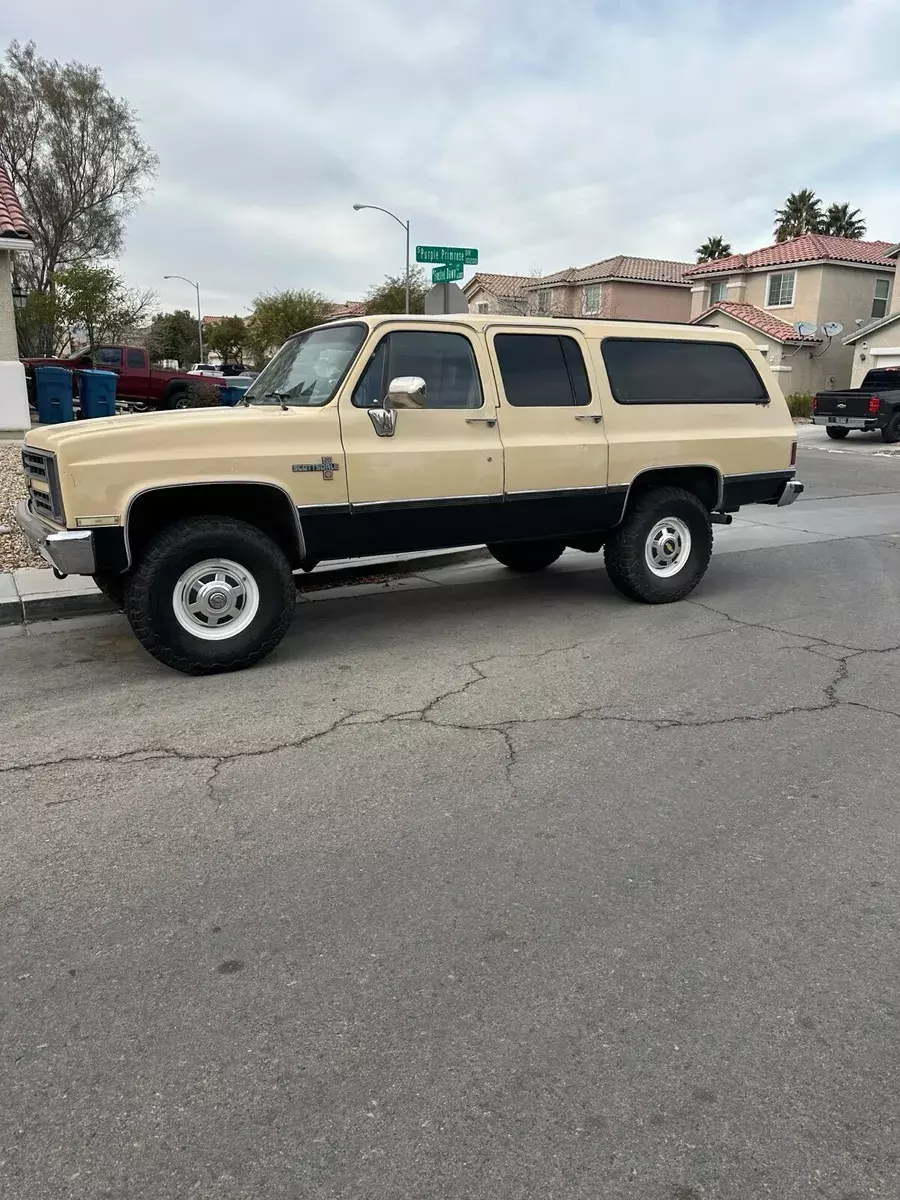 1987 Chevrolet Suburban V200