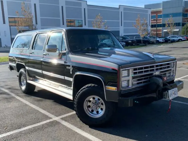 1987 Chevrolet Suburban Silverado