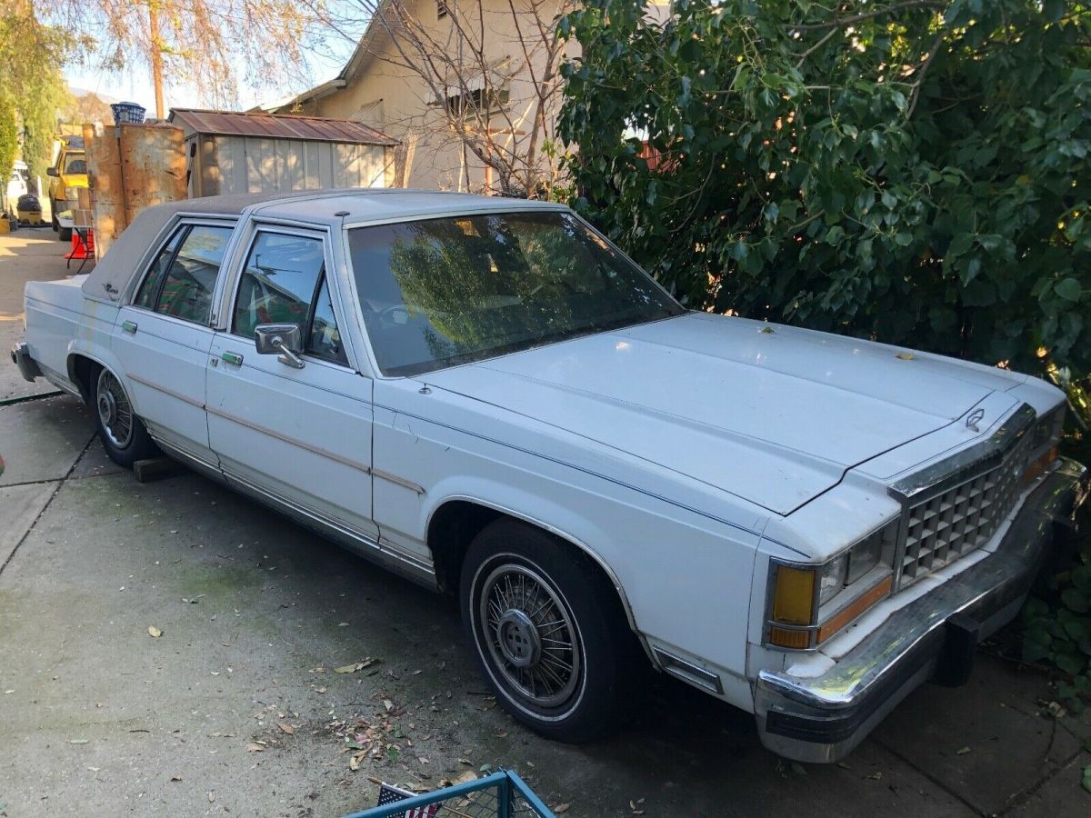 1987 Ford Crown Victoria