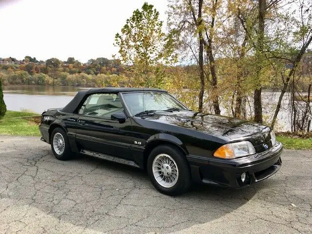 1987 Ford Mustang GT Convertible