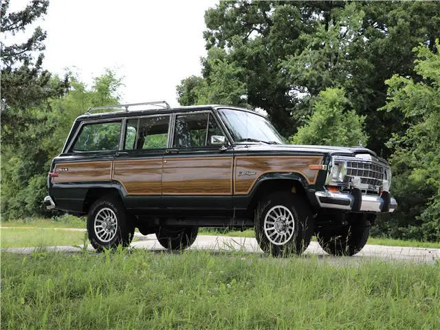 1987 Jeep Wagoneer --