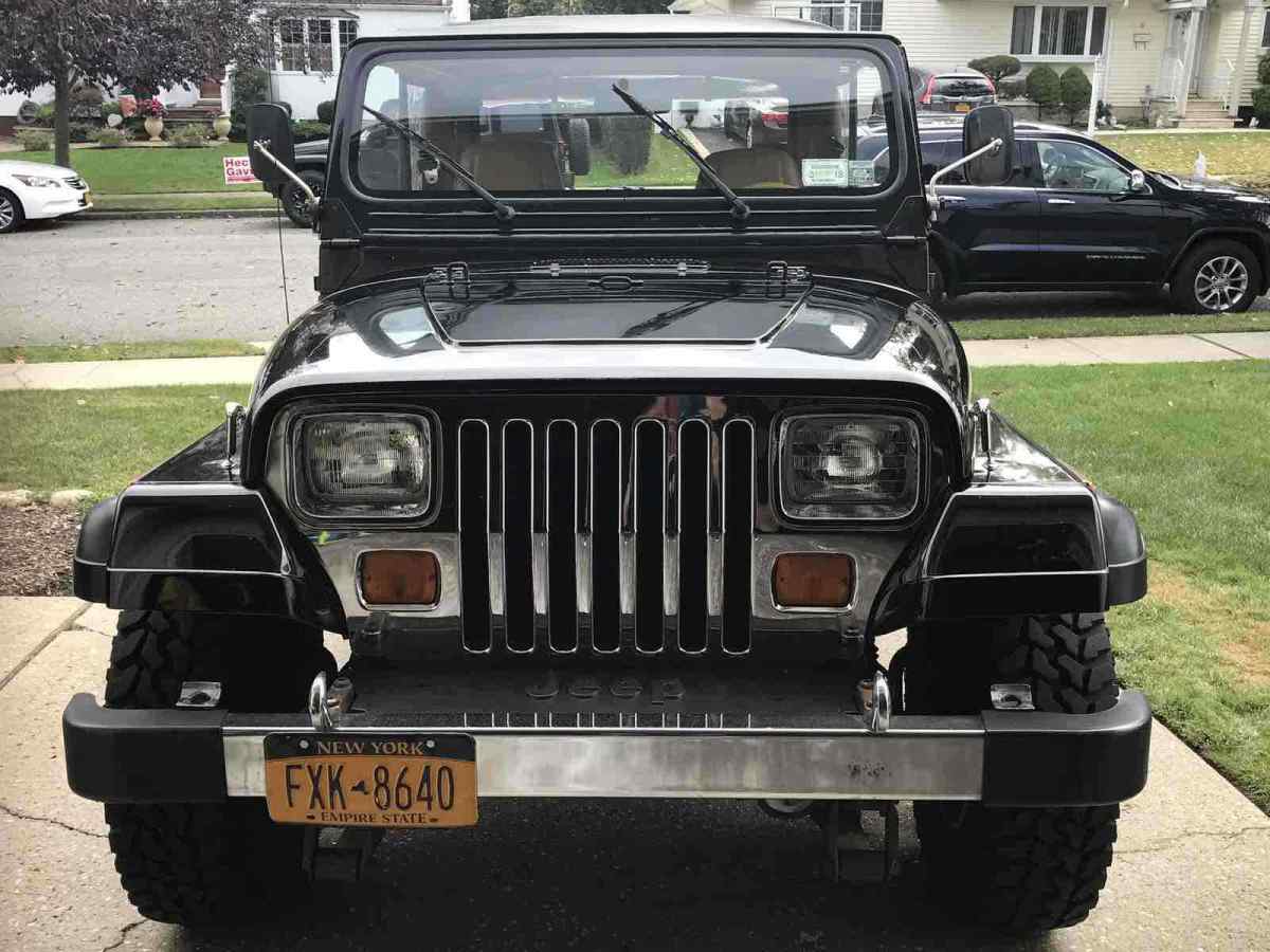 1987 Jeep Wrangler LAREDO