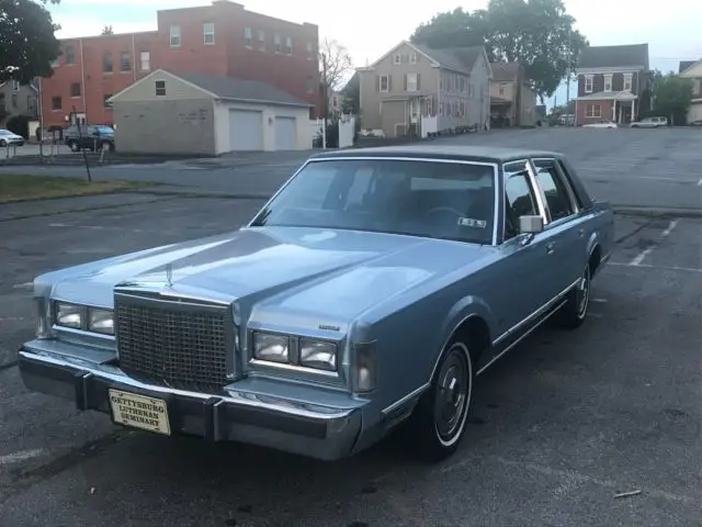 1987 Lincoln Town Car Base