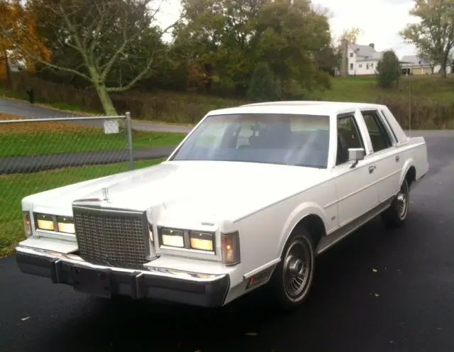 1987 Lincoln Town Car