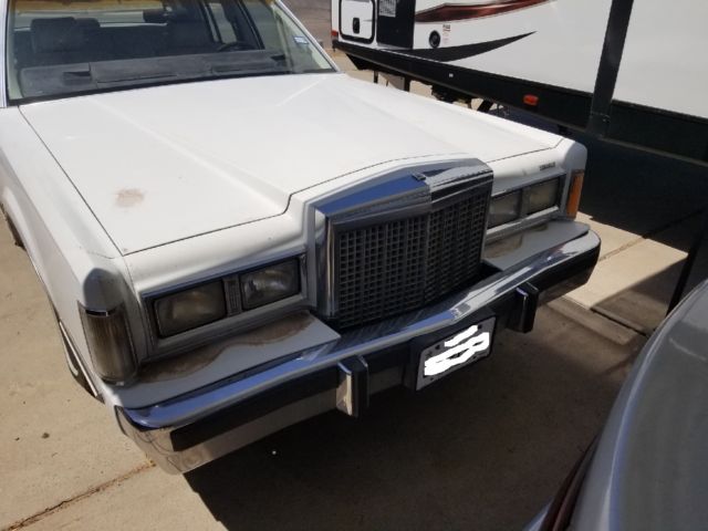 1987 Lincoln Town Car Signature