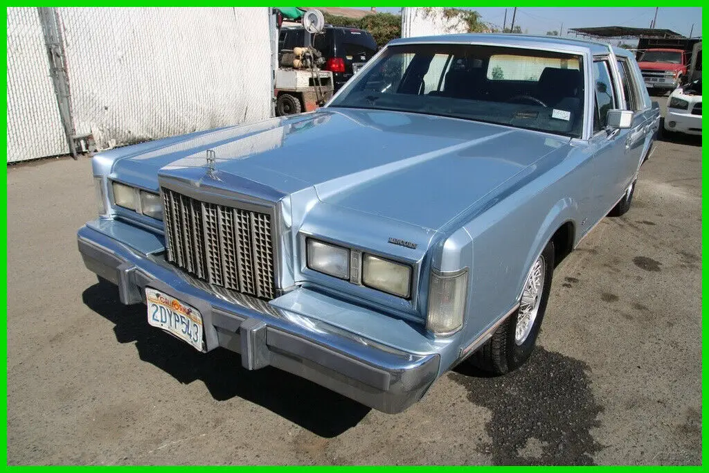 1987 Lincoln Town Car Signature