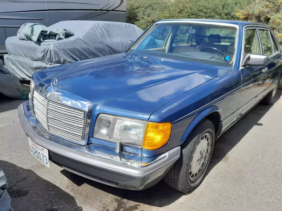 1987 Mercedes-Benz 400-Series