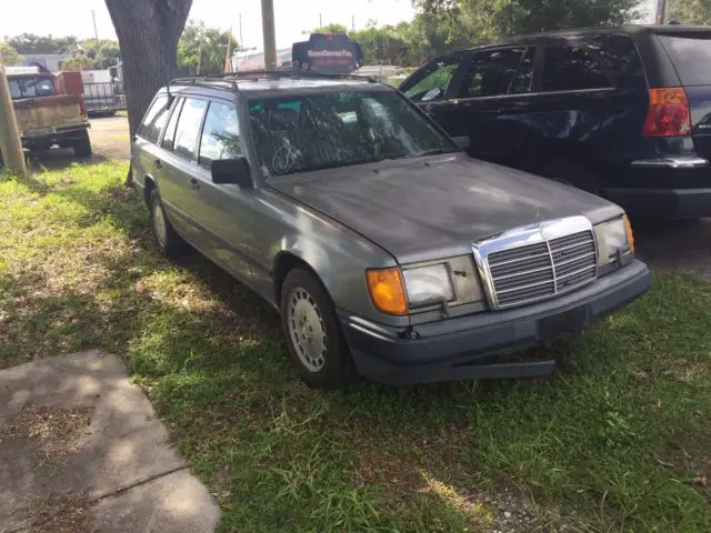 1987 Mercedes-Benz 300-Series