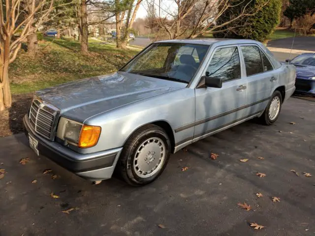 1987 Mercedes-Benz 300-Series