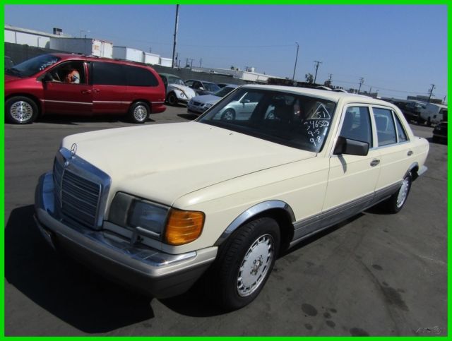 1987 Mercedes-Benz 400-Series 4 Dr