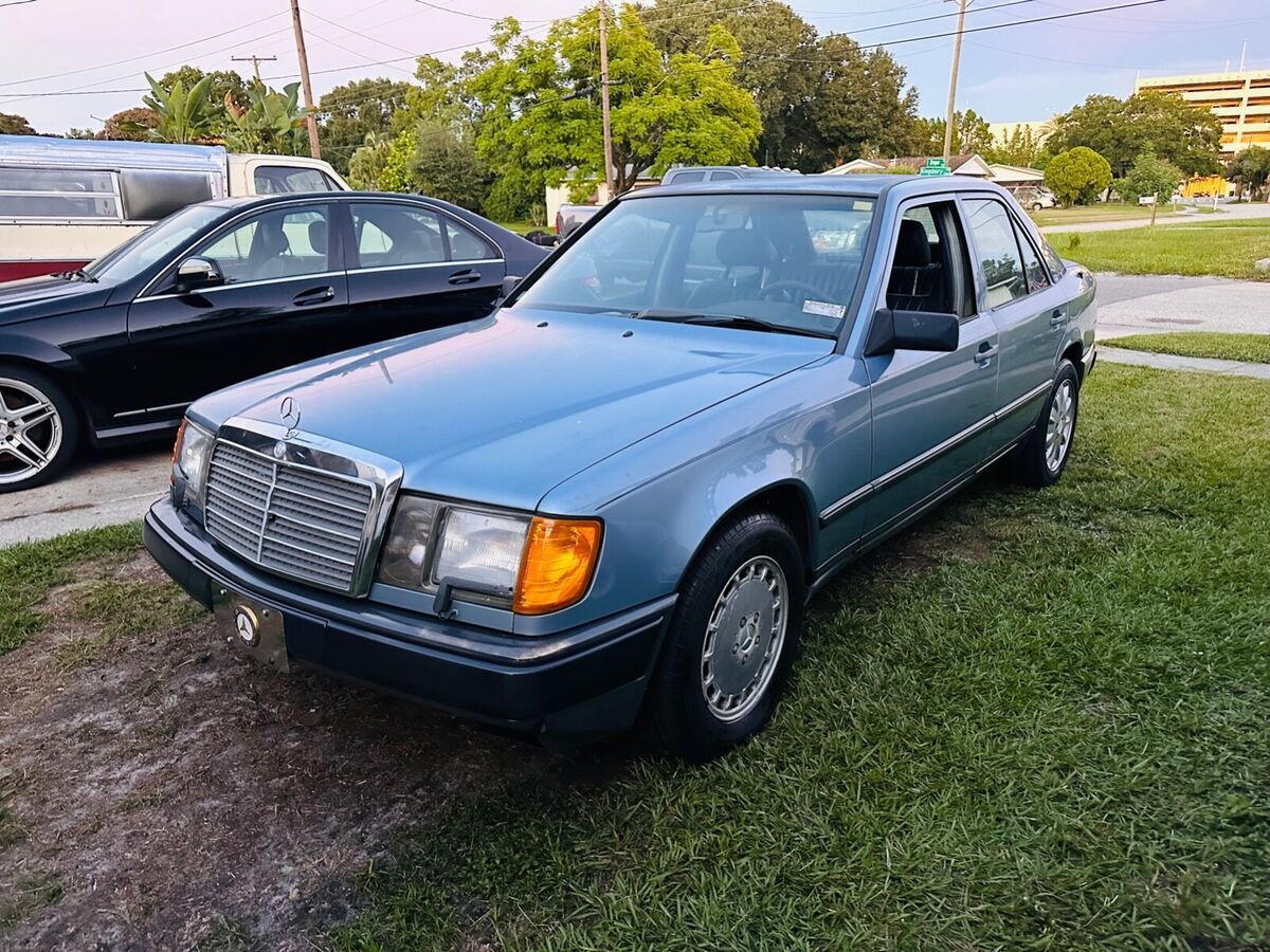 1987 Mercedes-Benz 300-Series Turbo Diesel Only 48,000 Miles Carfax 2 Owners