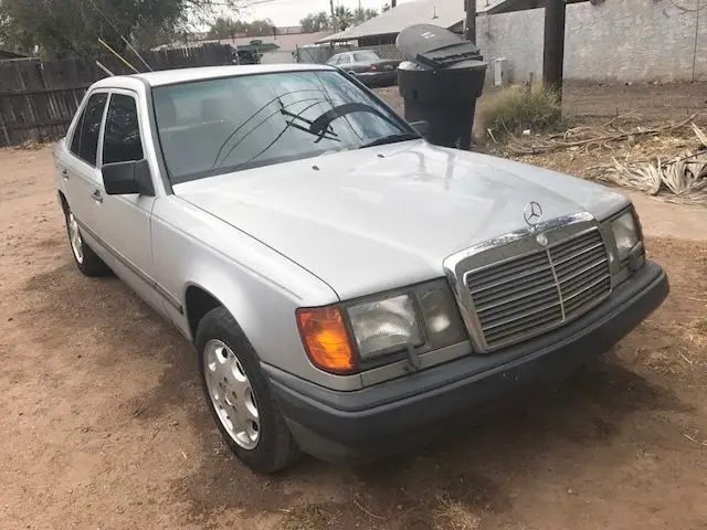 1987 Mercedes-Benz 300-Series 300D Turbo