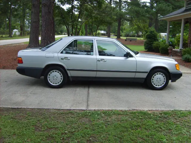 1987 Mercedes-Benz 300-Series Wood